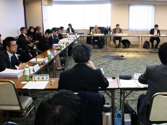 病床機能報告、定量基準など検討へのサムネイル画像