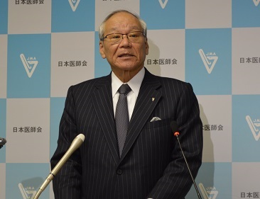 日医会長「医師が労働者」に違和感のサムネイル画像