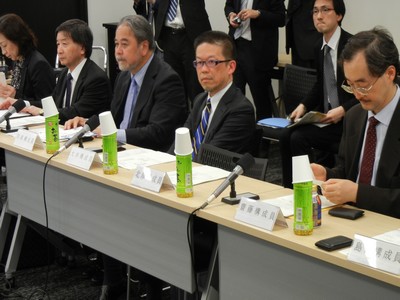 高齢者への多剤投与対策、指針策定へのサムネイル画像