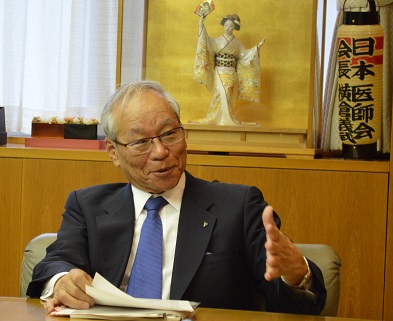 「医師は労働者？」、真意を日医会長に聞いたのサムネイル画像