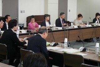 次期がん対策計画、特定の施策を重点課題とせず