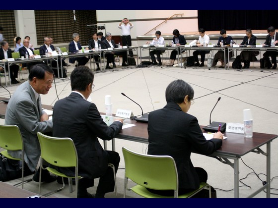 【中医協】疾患別リハ、通所と同時にしやすくのサムネイル画像