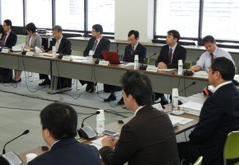 科学的根拠乏しい免疫療法、がん拠点病院を調査へ