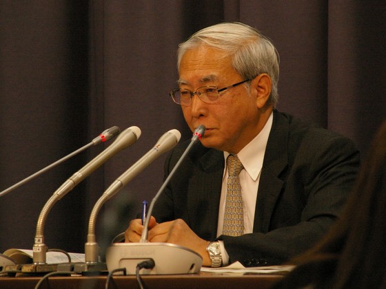 診療報酬引き下げ、麻生財務相「手を抜かぬ」のサムネイル画像