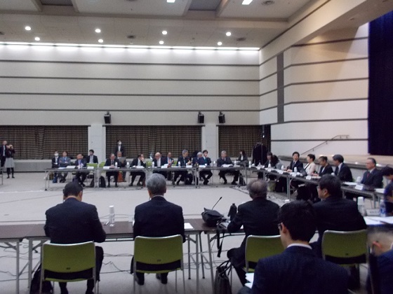 【中医協】公益側委員が18年度改定の意見案のサムネイル画像