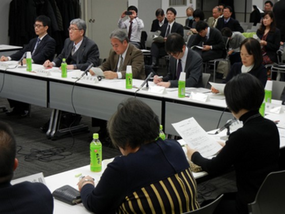 高齢者の医薬品適正使用に向け、指針の骨子固まるのサムネイル画像