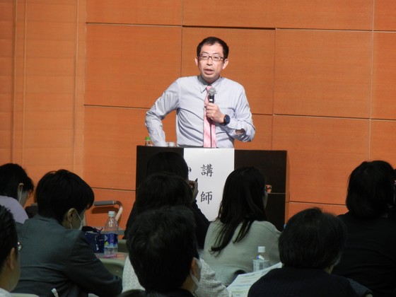 18年度改定「評価体系などを根本からつくり変える」のサムネイル画像