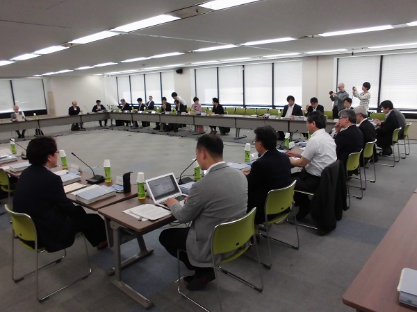 医学部定員、22年度以降は削減へ見直し