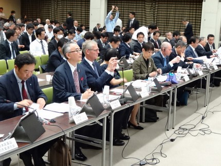 【中医協】消費増税対応の薬価改定、「19年10月に」