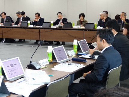 服用期間中の患者への服薬指導などを義務付けへ