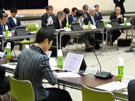 特定機能薬局の法制化を了承、厚科審部会