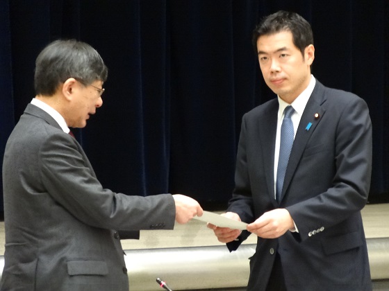 妊婦加算、年明けから凍結のサムネイル画像