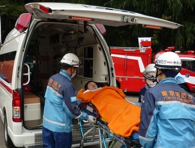 救急車使った医療機関間の転院搬送が8年連続増のサムネイル画像