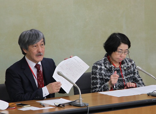 医師残業2000時間上限、法的にも矛盾のサムネイル画像