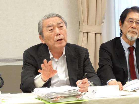 「残業年960時間以内」、医師の2割増員が必要のサムネイル画像