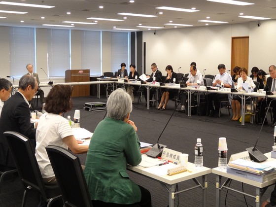 減少する看護補助者、実態調査結果を19年度中に公表のサムネイル画像