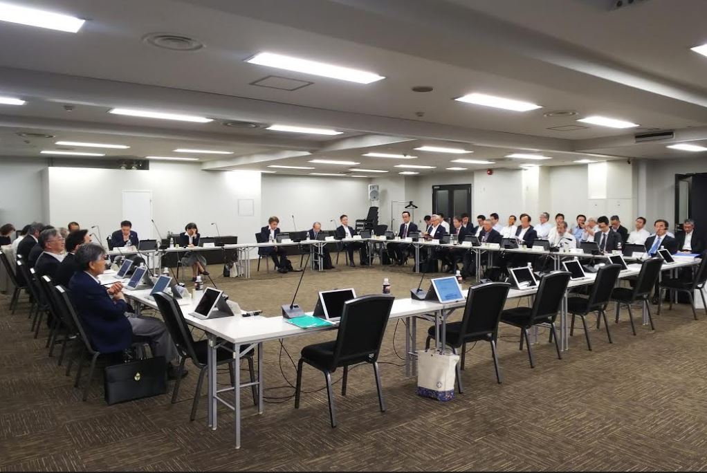 薬価交渉8月中の妥結目指す、消費税改定の影響避け