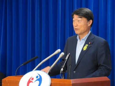 「無給医」で厚労相、「賃金不払いは労基法違反」のサムネイル画像