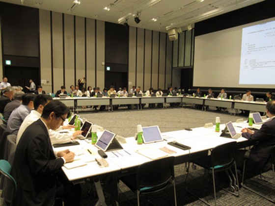 21年度介護保険制度改正へ給付と負担の在り方議論