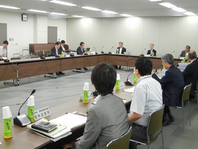 「再編統合」、病床削減や機能分化・連携なども含む