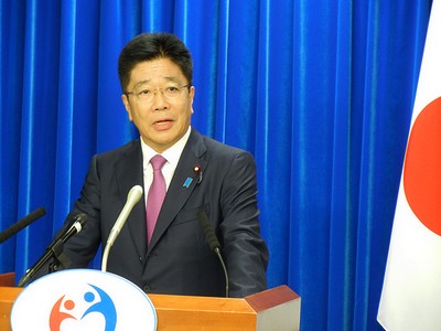 加藤厚労相、社会保障で「いたずらに負担を求めず」