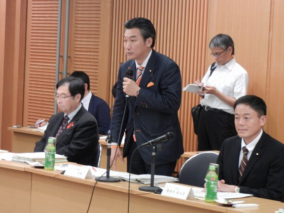 自治体病院の再編、「入職ためらい始めている」