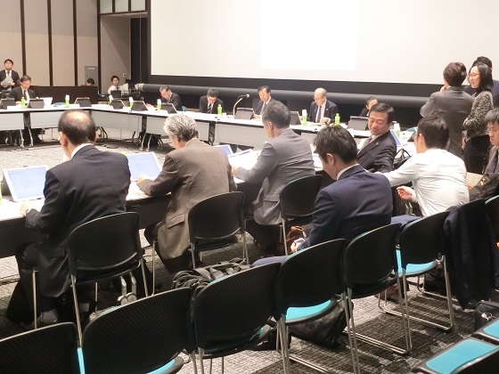 医療療養病床から介護医療院、保険財政への影響を懸念のサムネイル画像