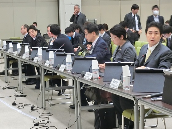 職員の常勤換算認める、機能強化型訪問看護管理療養費のサムネイル画像