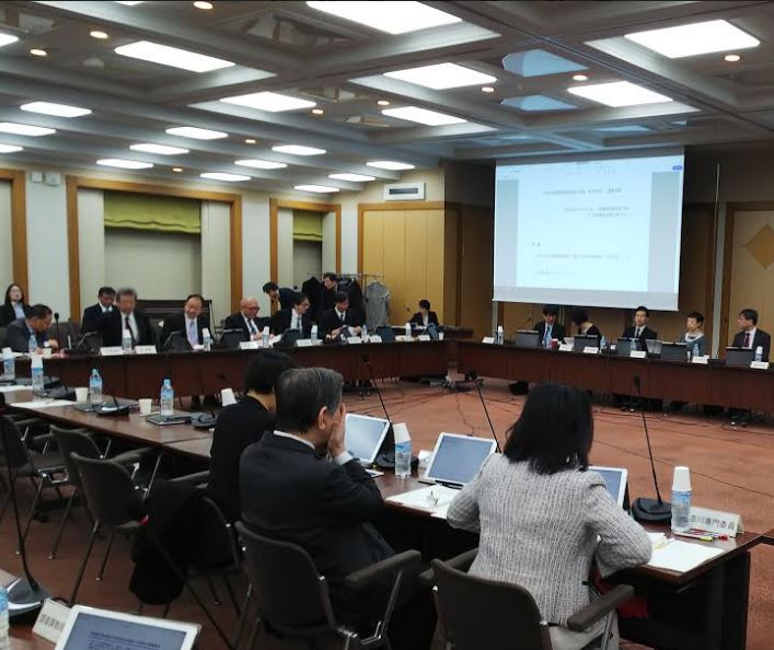 診療側はプラス改定、支払側はマイナス改定を主張のサムネイル画像