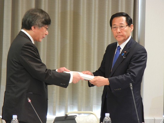 20年度診療報酬改定案を答申、中医協のサムネイル画像