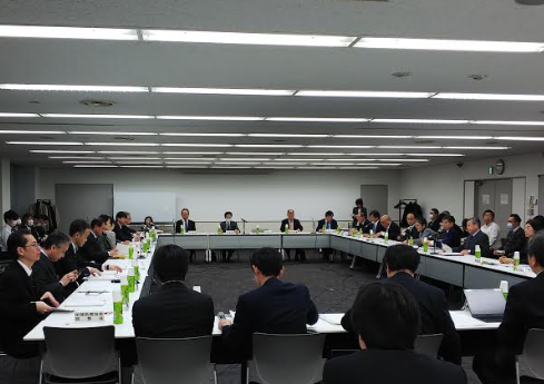 外来医療の機能分化、データで区分の検討会報告を待つのサムネイル画像