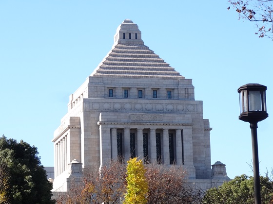 緊急包括支援交付金に約2.2兆円、第2次補正予算案のサムネイル画像