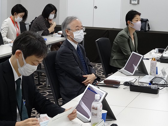 「特定行為」の業務内容、広告例を明示のサムネイル画像