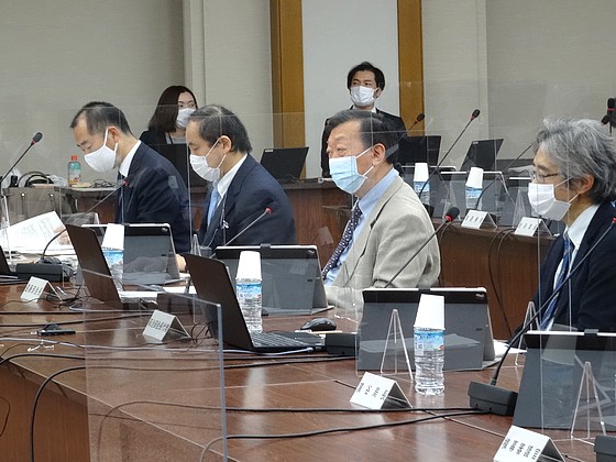 現役世代の負担1.4兆円増、高齢者1割維持ならのサムネイル画像