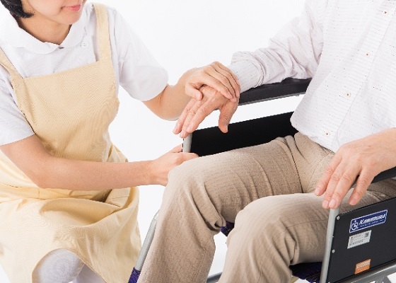 介護施設内の転倒でステートメントを発表のサムネイル画像