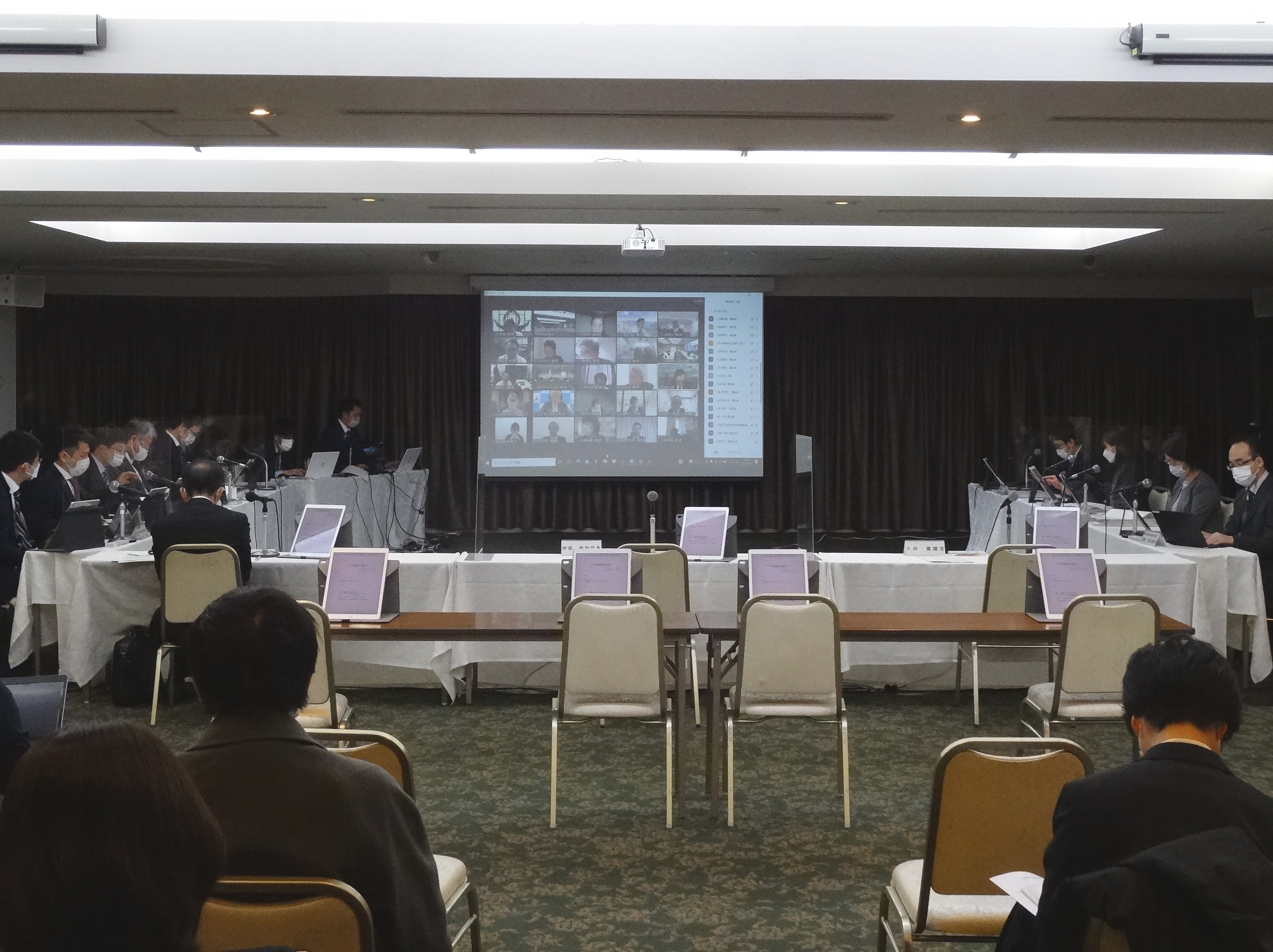 将来の医師需給、第5次中間取りまとめ案了承のサムネイル画像