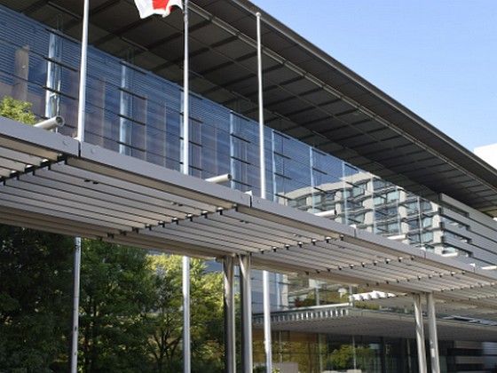 地域完結型の医療・介護体制構築へのサムネイル画像