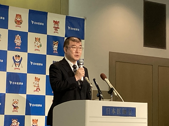 マスク着用で熱中症リスク増、日医が注意喚起のサムネイル画像