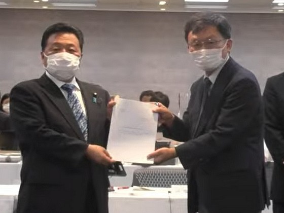 オンライン資格確認、10月から新加算に切り替えのサムネイル画像