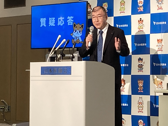 日医・釜萢氏、電話だけでインフル診断「困難」のサムネイル画像