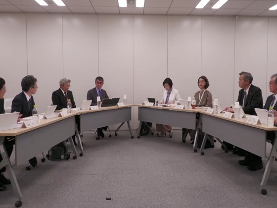 リフィルは「詰め替え処方に」河野担当相のサムネイル画像