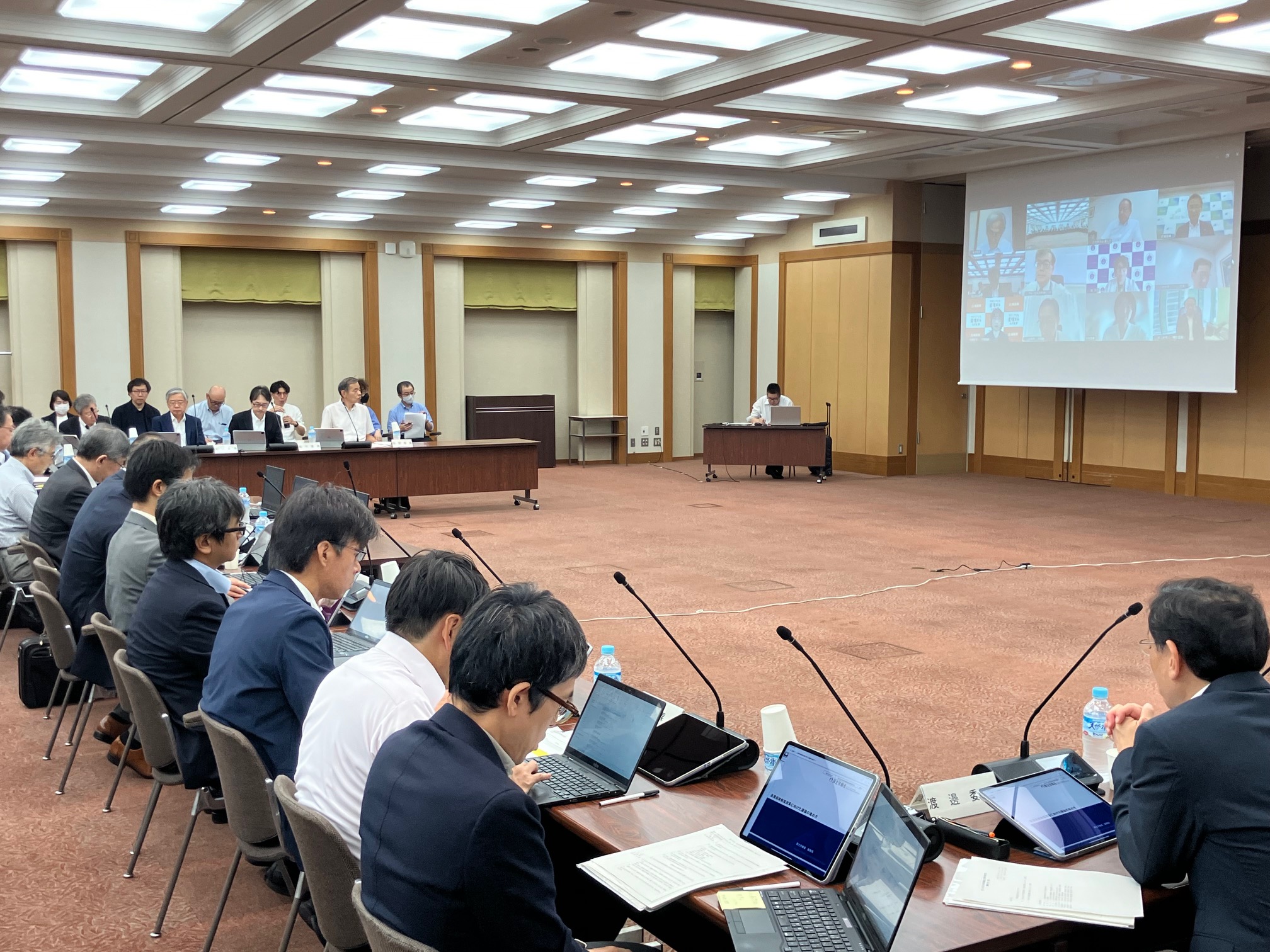 医療保険改革の議論、厚労省「物価の変化など共有」のサムネイル画像