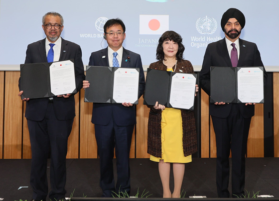 財務・厚労相らの寄稿文、世界的医学誌に掲載のサムネイル画像