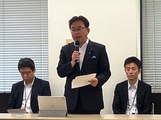 政府が医療・介護分野でAI活用推進へのサムネイル画像