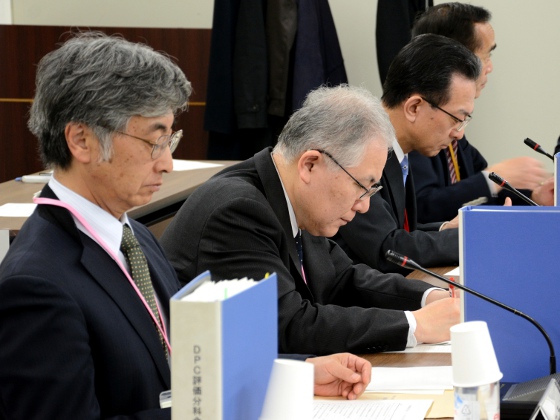 調整係数廃止後の緩和措置を検討へのサムネイル画像