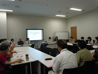 家族介護と育児の両立支援「不十分」