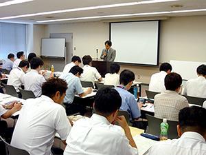 第5期介護保険事業計画の策定指針案を提示