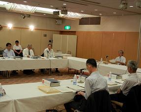 協会けんぽの昨年度決算、赤字幅が改善