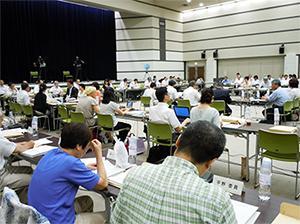 骨格提言素案、介護保険・障害福祉の選択可