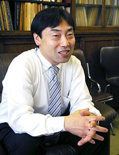 「無理やり」でも笑って認知症予防を